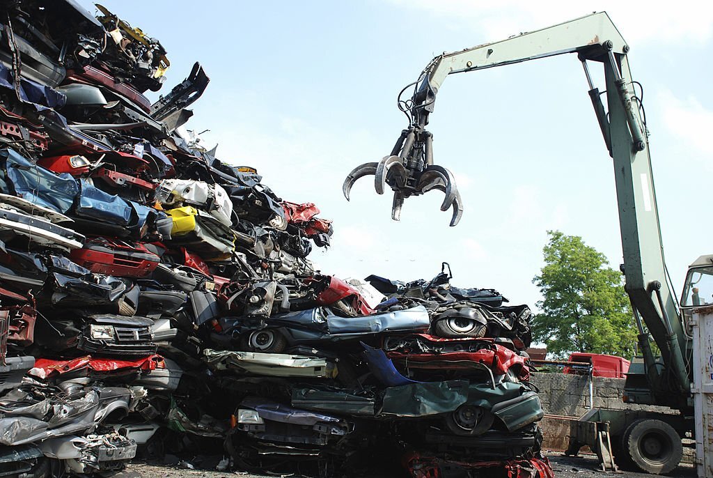 Things to Consider Before Selling a Car to a Wrecker in Perth